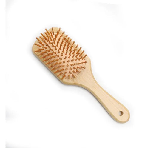 מסרק מברשת עץ לשמירה על איכות השיער